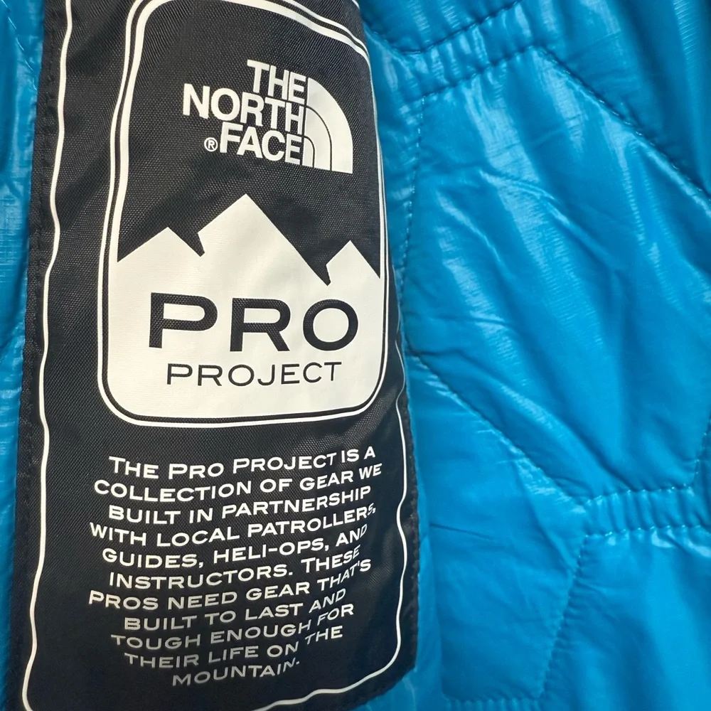 The North Face Men's Performance Jacket in Blue and Gray - Picture 4 of 13